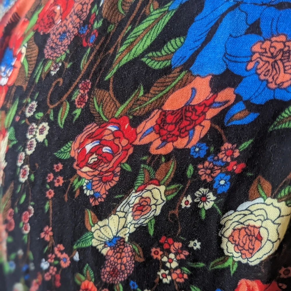5 In A Bumdle- Floral black coverup/summer dress M
